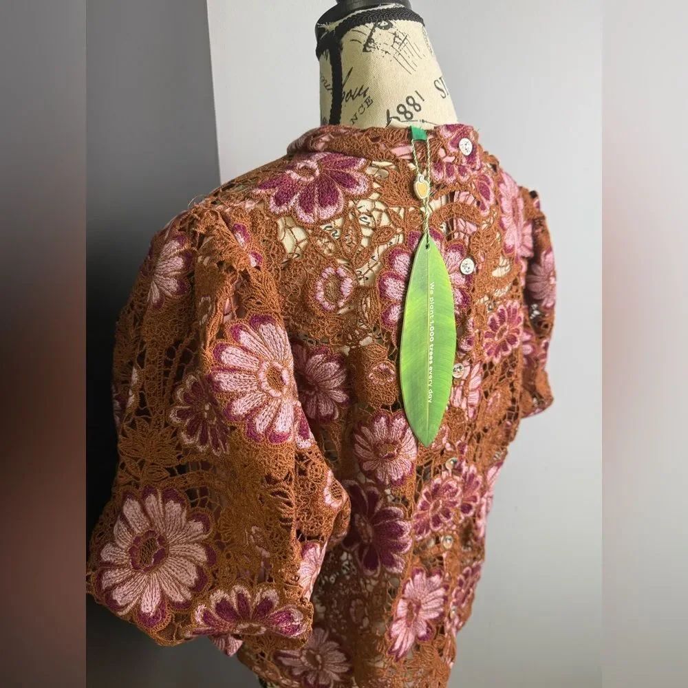 Farm Rio Gigi Tapestry Guipure Blouse NWT Size XL - Picture 10 of 11